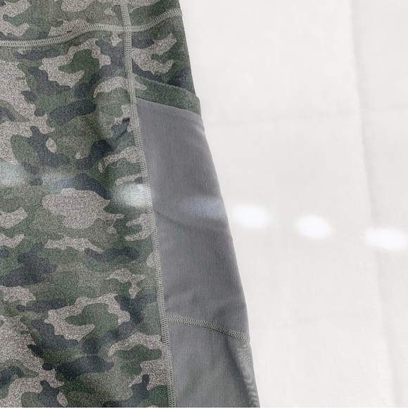 LIKE NEW! FABLETICS! CAMOUFLAGE PATTERN DARK GRAY/BLACK BIKER SHORTS! - Picture 5 of 6